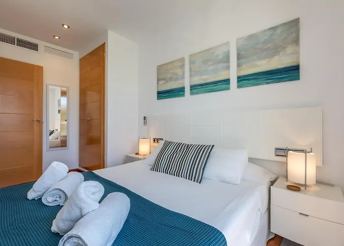 Apartment La Nau - Fantastic Apartment With Hot Tub And Pool, Just Steps Away From Beach