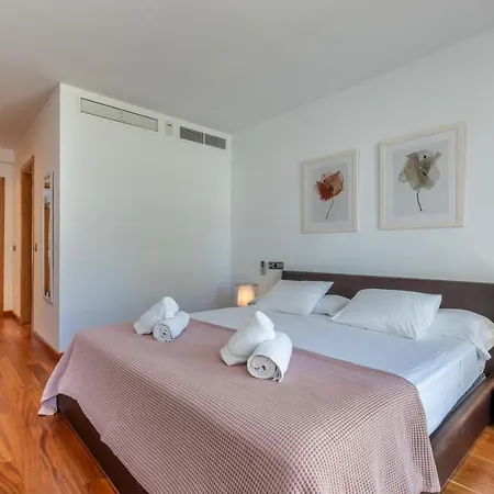 Apartment La Nau - Fantastic Apartment With Hot Tub And Pool, Just Steps Away From Beach Port de Pollenca Exterior photo