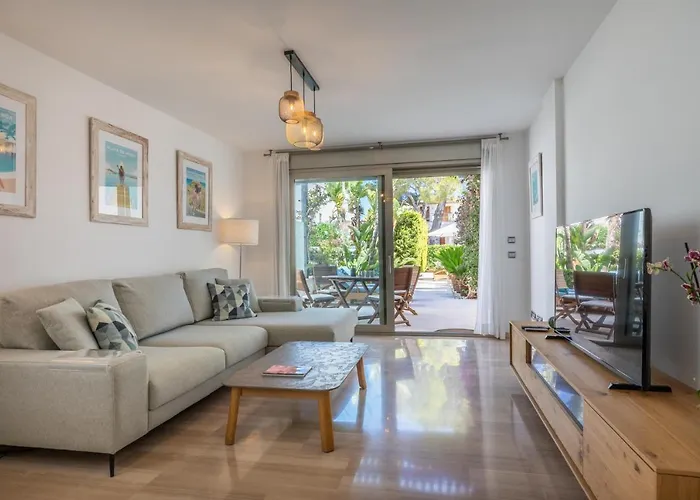 Apartment La Nau - Fantastic Apartment With Hot Tub And Pool, Just Steps Away From Beach